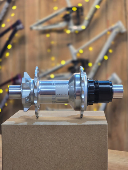 UFO 2.0 32h 148mm Boost Rear Hub - Silver