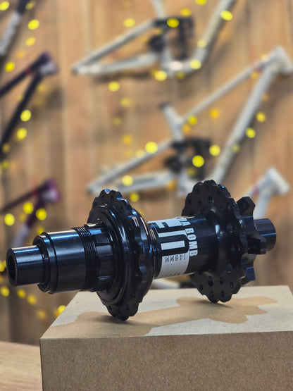 UFO 2.0 32h 148mm Boost Rear Hub - Black