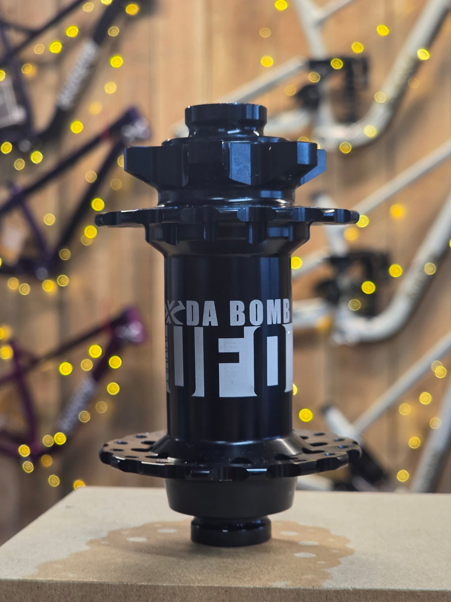 UFO 2.0 32h 15mm Boost Front Hub - Black