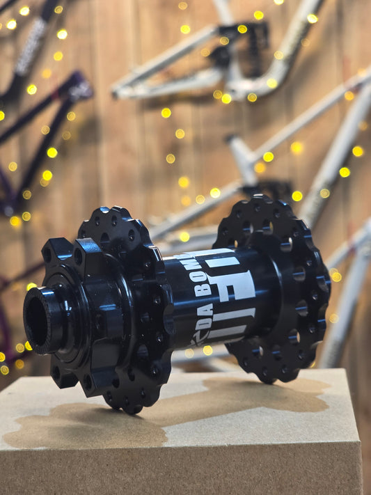 UFO 2.0 32h 15mm Boost Front Hub - Black