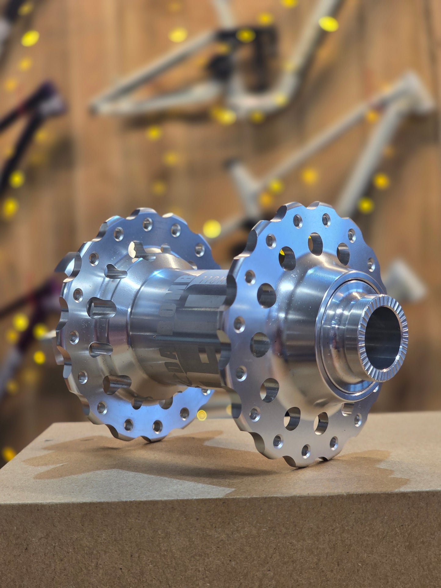 UFO 2.0 15mm Boost Front Hub - Silver