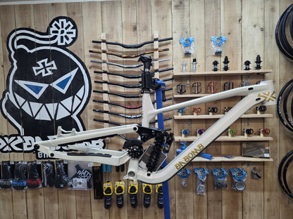 Da Bomb Moab 29 Super Enduro Frame inc. Fox DHX Coil